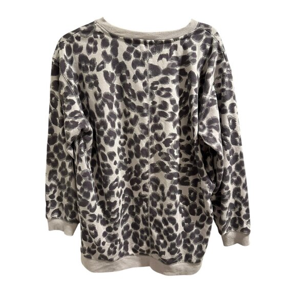 🌸3/$15🌸Maurices Womens Leopard Print Sweater Medium Grey & Black - Picture 5 of 6